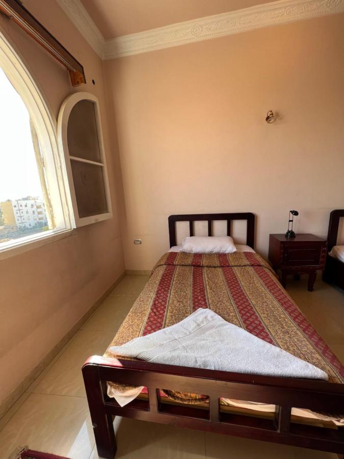 Hotel Harmony House Luxor Esterno foto