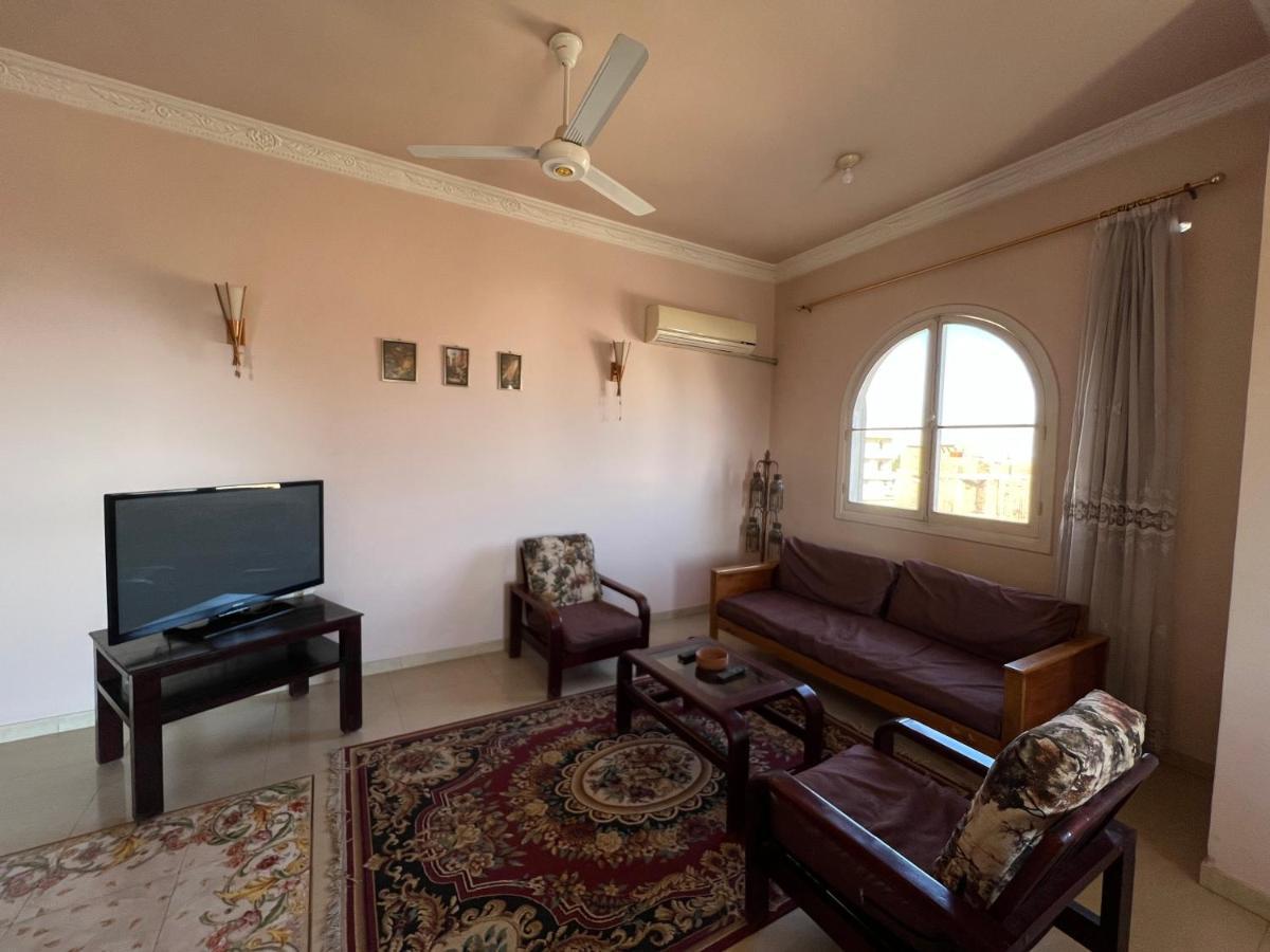 Hotel Harmony House Luxor Esterno foto