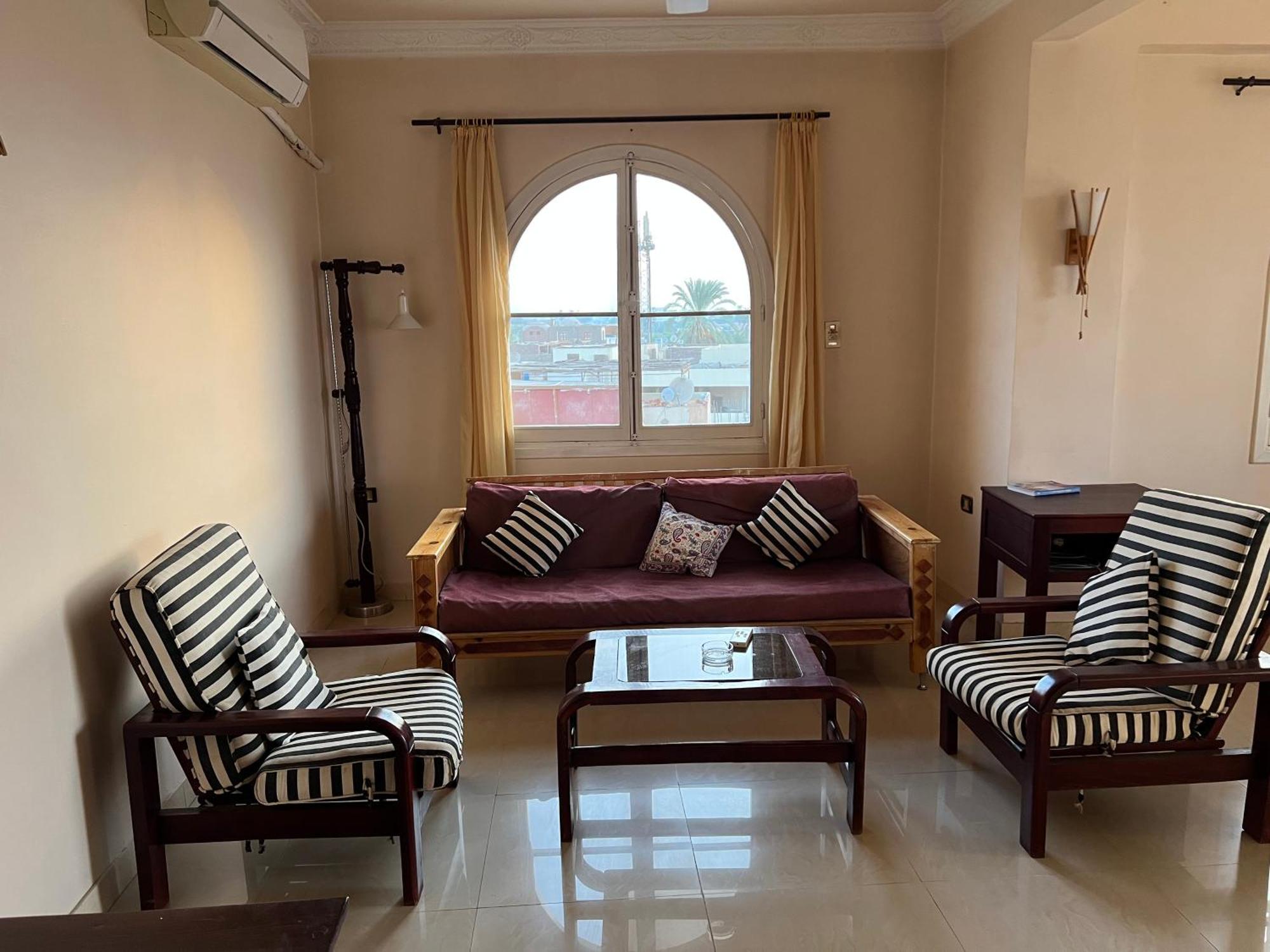 Hotel Harmony House Luxor Esterno foto