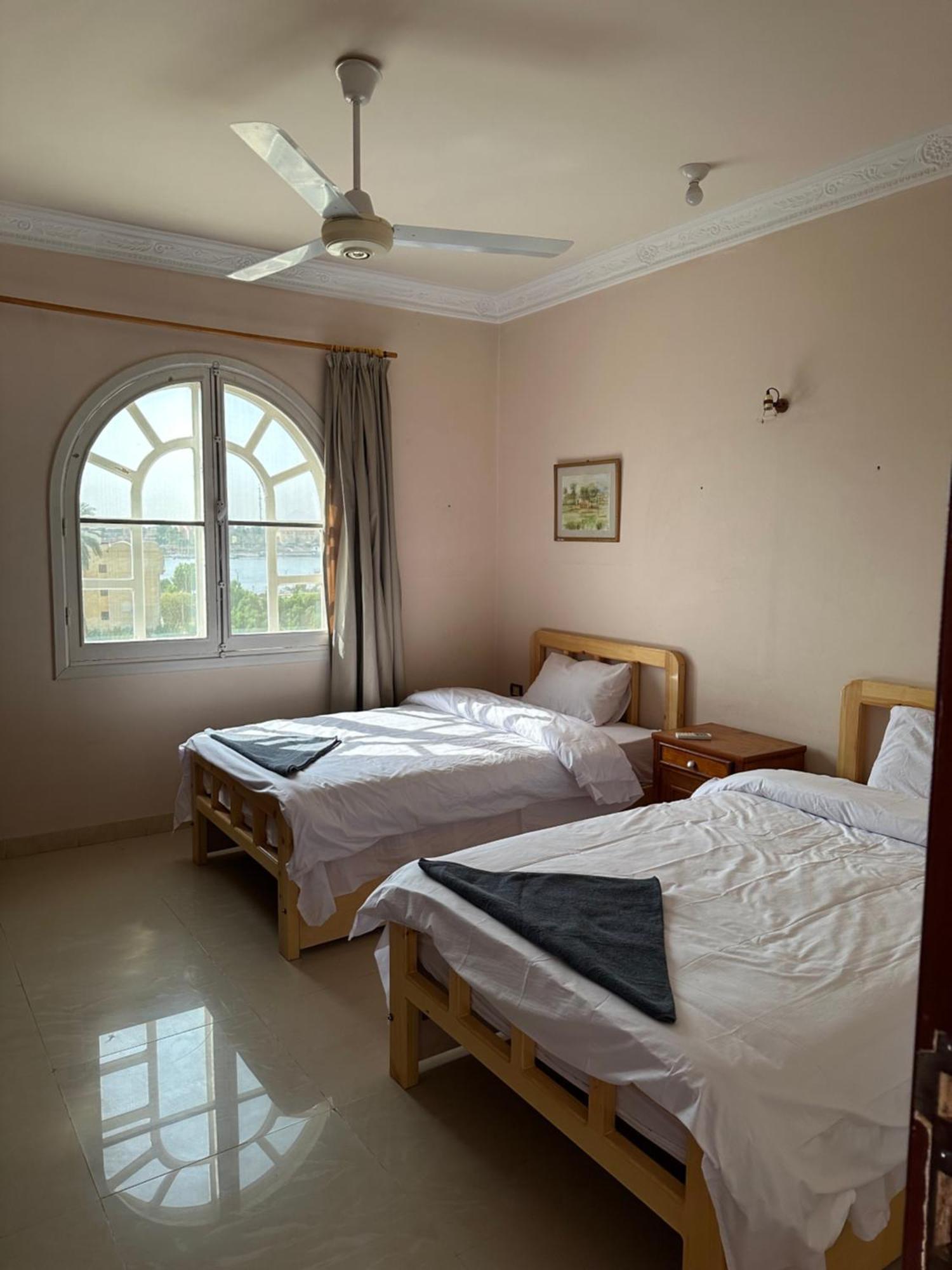 Hotel Harmony House Luxor Esterno foto