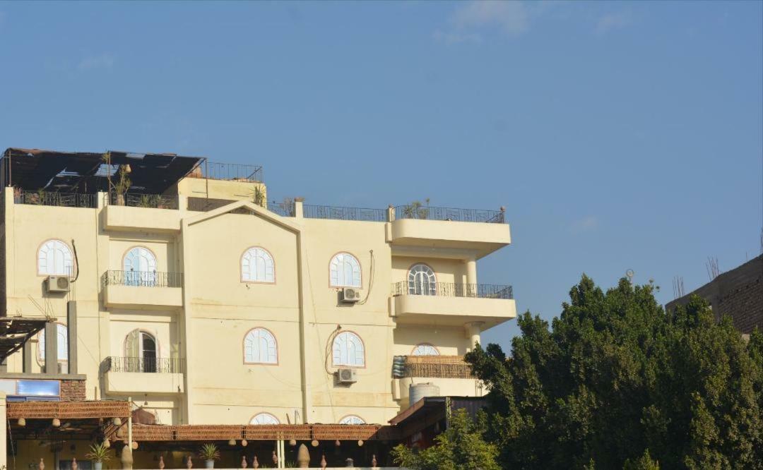 Hotel Harmony House Luxor Esterno foto